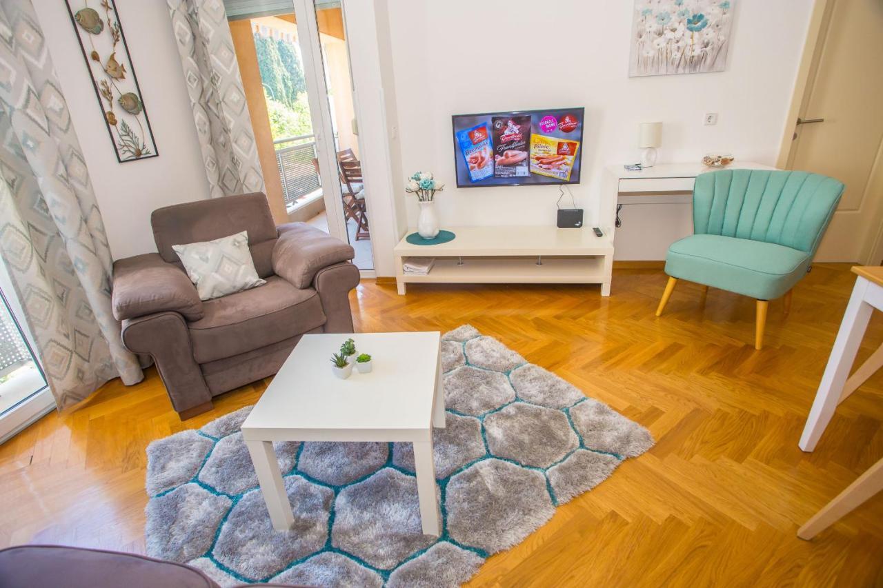 Apartment Dora Near Sea And Center With Private Garage Poreč Buitenkant foto