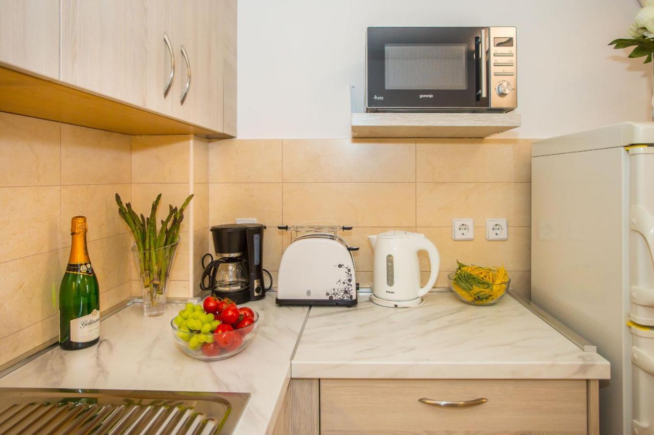 Apartment Dora Near Sea And Center With Private Garage Poreč Buitenkant foto