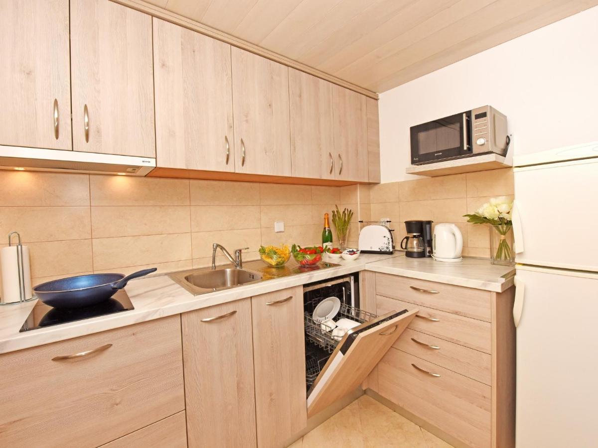 Apartment Dora Near Sea And Center With Private Garage Poreč Buitenkant foto
