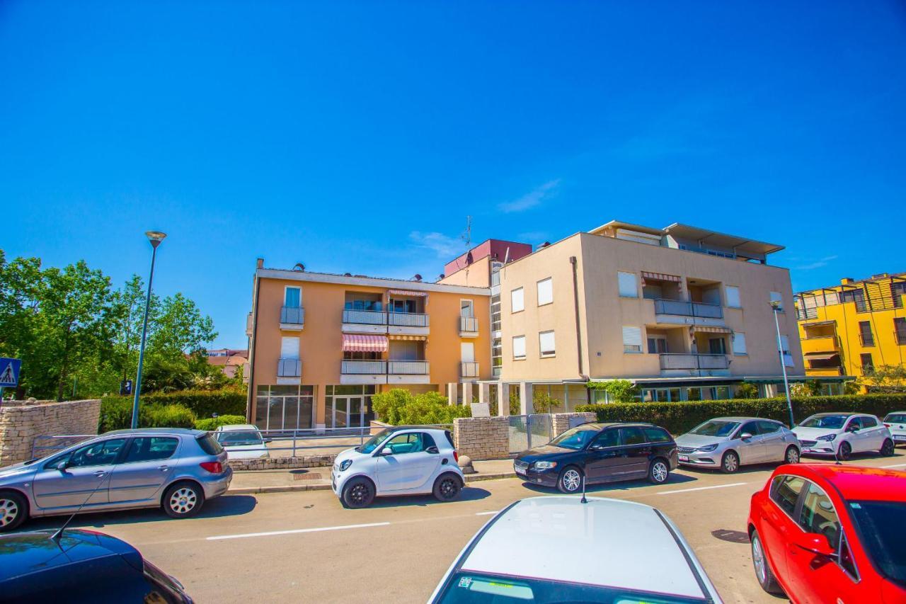 Apartment Dora Near Sea And Center With Private Garage Poreč Buitenkant foto