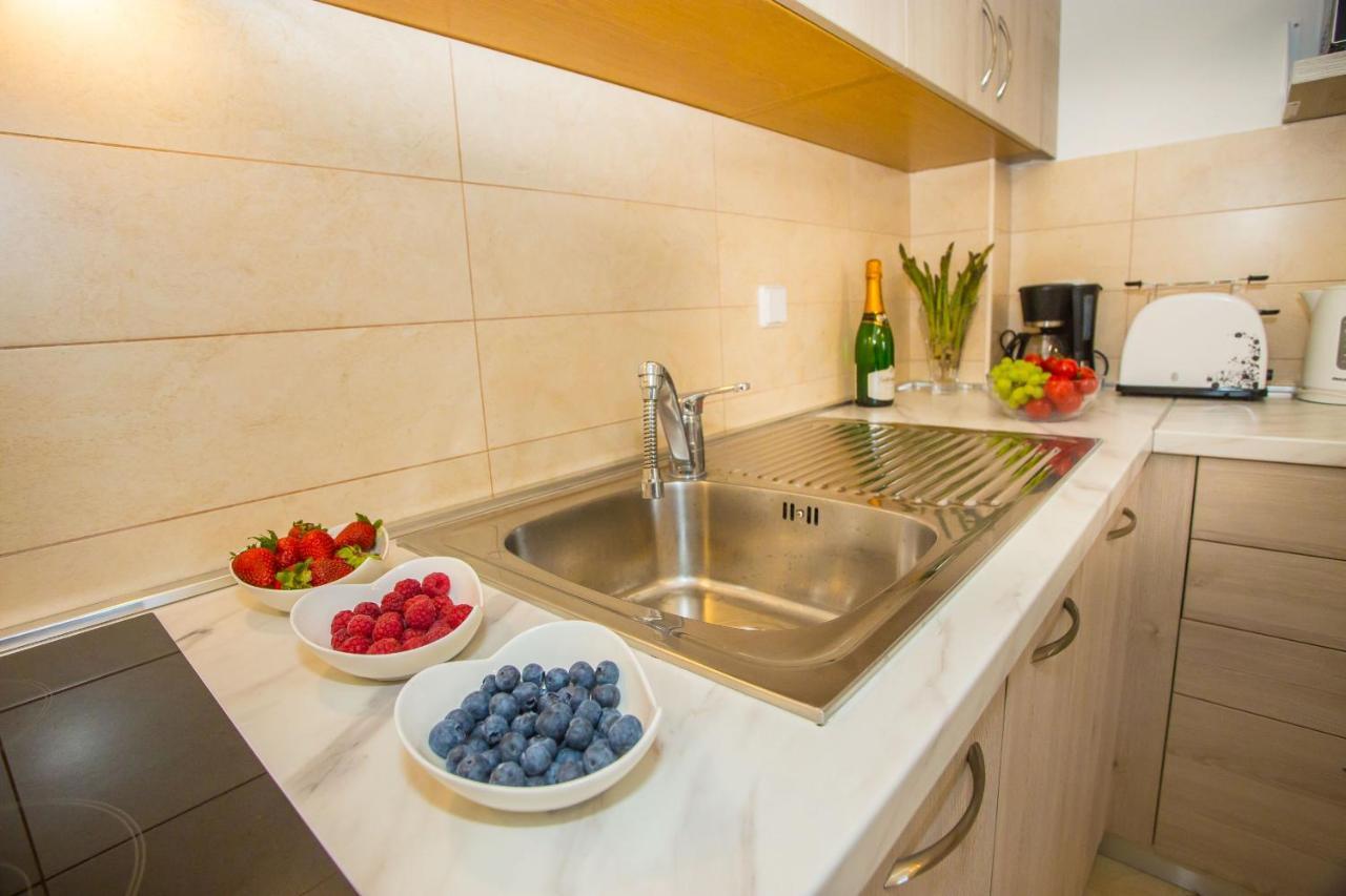Apartment Dora Near Sea And Center With Private Garage Poreč Buitenkant foto