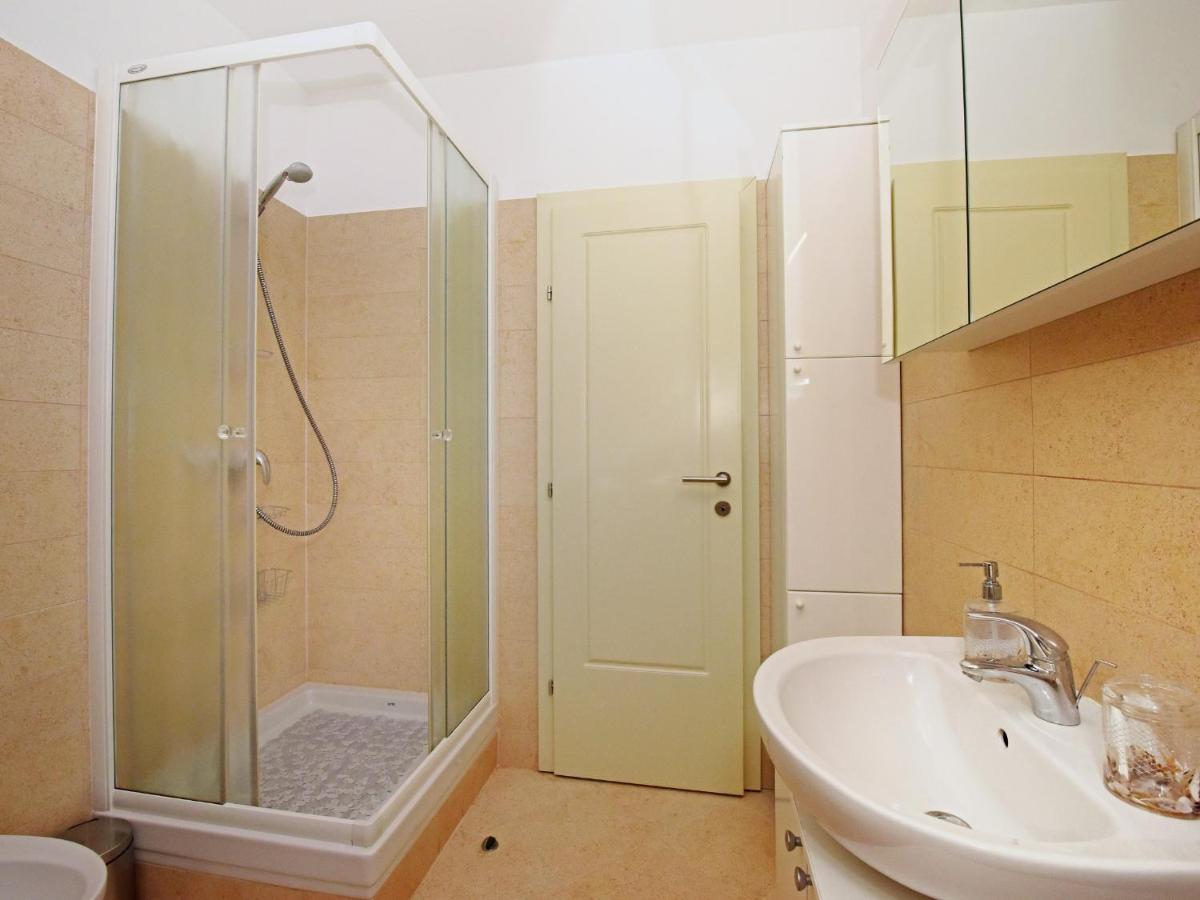Apartment Dora Near Sea And Center With Private Garage Poreč Buitenkant foto